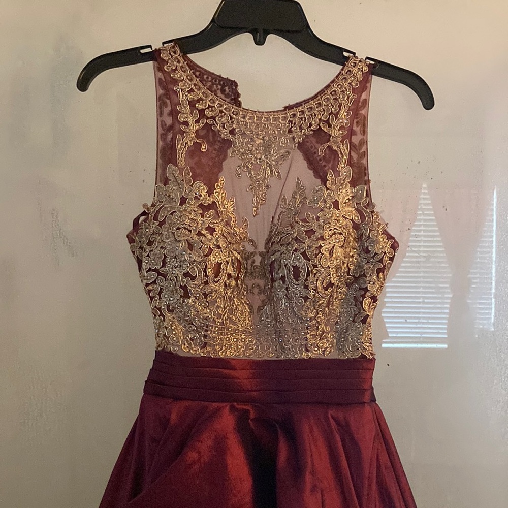 HOMECOMING/PROM DRESS (NO FLAWS)